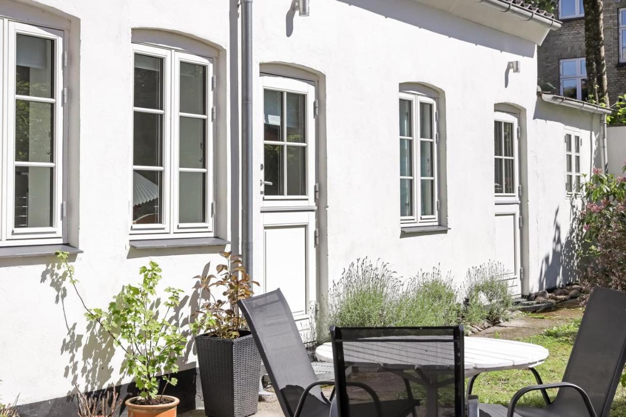 Professor Labri Apartments Оденсе Экстерьер фото